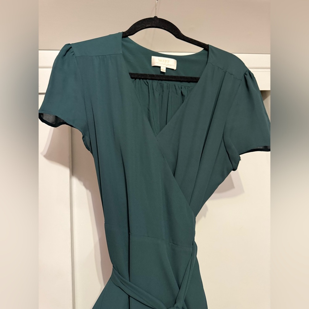 WAYF Emerald Green Wrap Dress. Belted. V-neck. Size Large